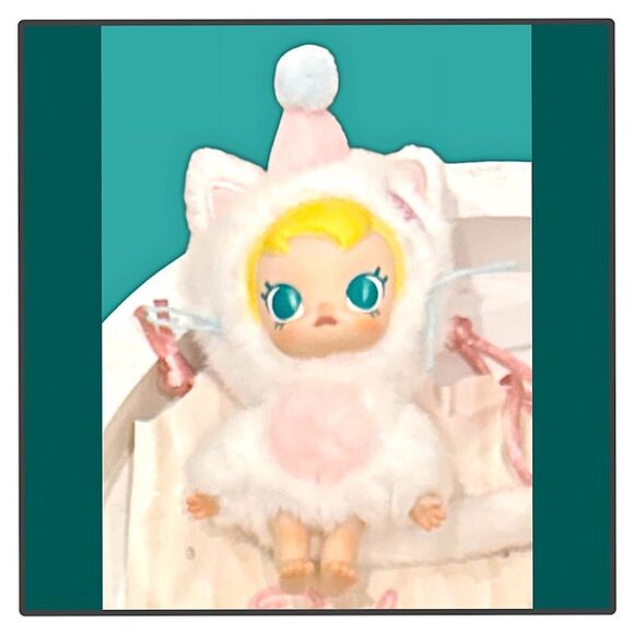 Pop Mart Baby Molly Pocket of Friends Pet My Head - Picture 14 of 16